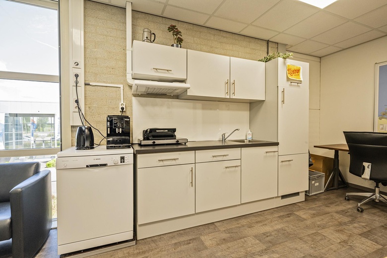 BedrijfsruimteaanRijthoek 11<br/> inHaaften