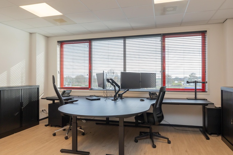 BedrijfsruimteaanWasbeekerlaan 44<br/> inSassenheim