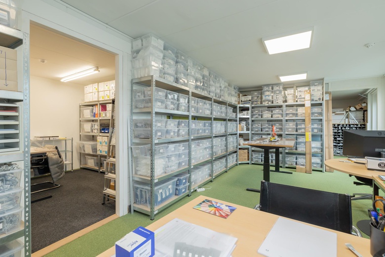KantoorruimteaanVeenderveld 76<br/> inRoelofarendsveen KantoorruimteaanVeenderveld 76<br/> inRoelofarendsveen