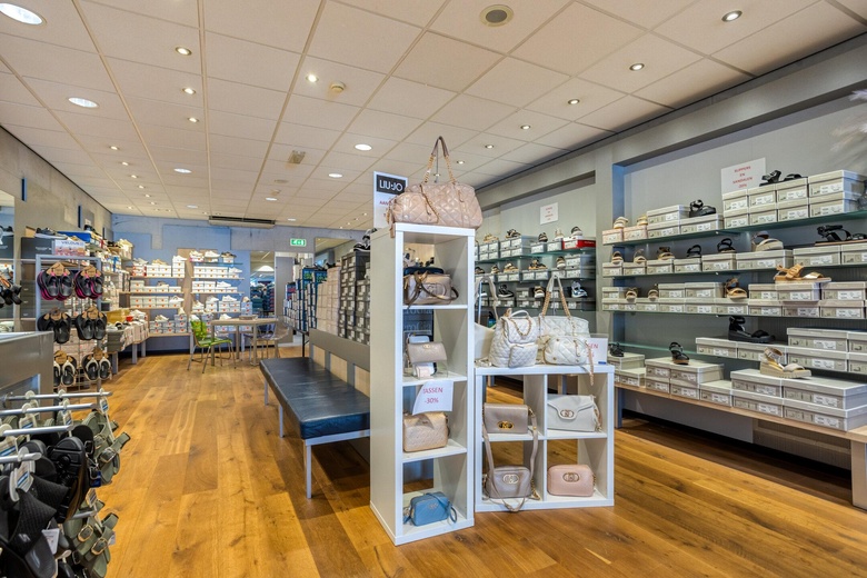 WinkelruimteaanJulianaweg 86<br/> inVolendam WinkelruimteaanJulianaweg 86<br/> inVolendam