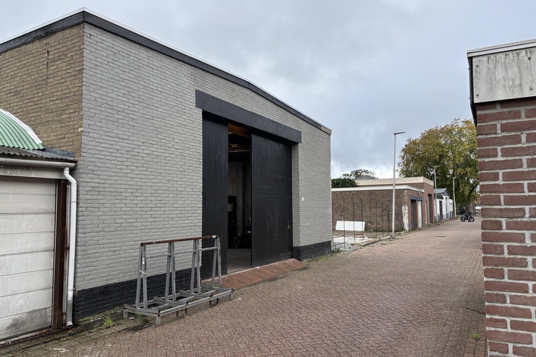 Bekijk foto 1 van Oosterleestraat 72
