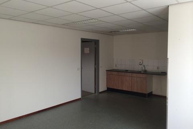 BedrijfsruimteaanBreinderveldweg 17 B<br/> inSchinnen