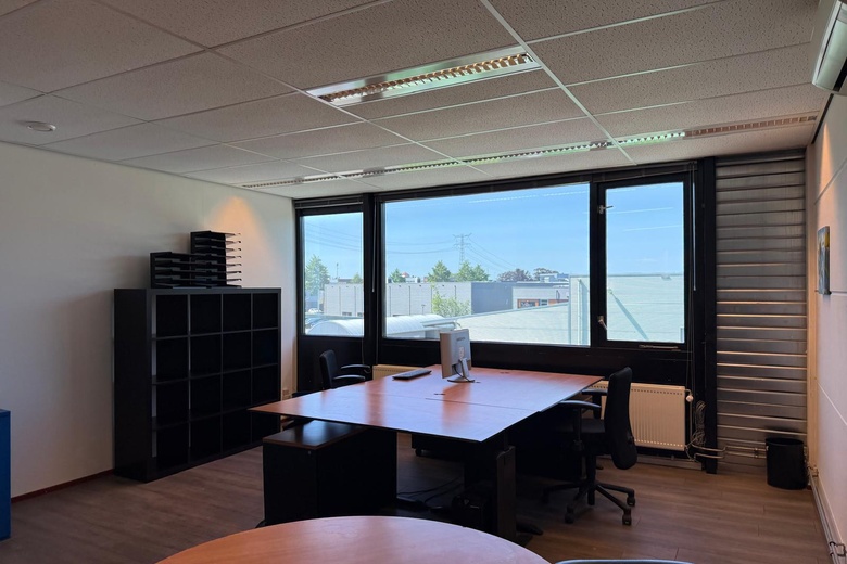 BedrijfsruimteaanAventurijn 808<br/> inDordrecht