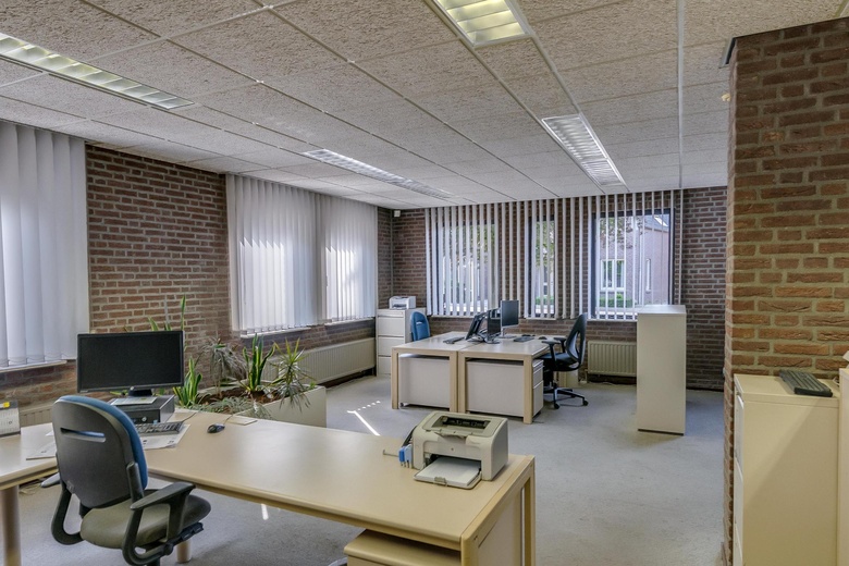 BedrijfsruimteaanHoofdstraat 11<br/> inLottum BedrijfsruimteaanHoofdstraat 11<br/> inLottum