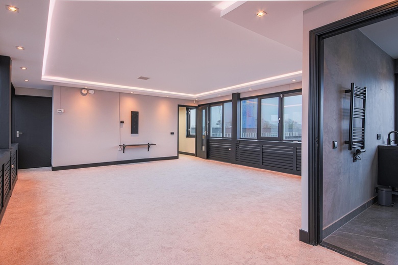 BedrijfsruimteaanSniep 77<br/> inDiemen