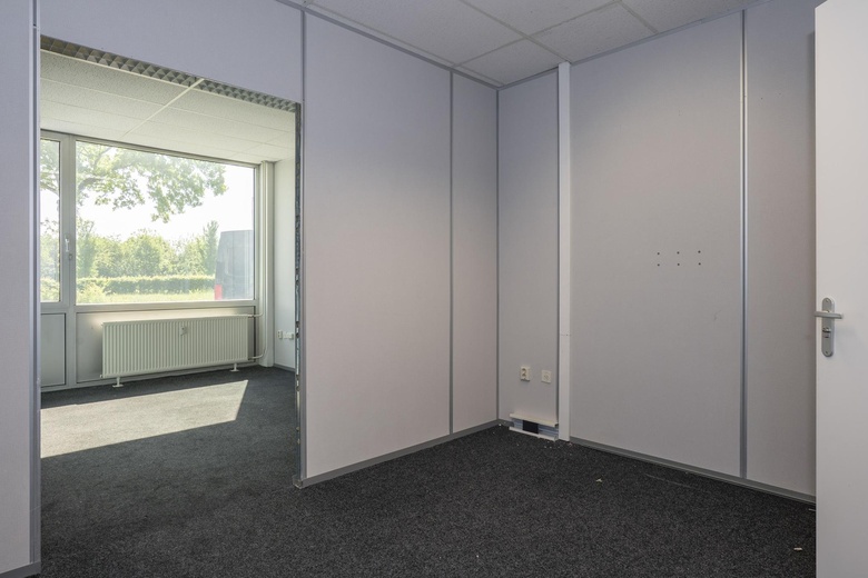 BedrijfsruimteaanKlarenanstelerweg 5<br/> inKerkrade BedrijfsruimteaanKlarenanstelerweg 5<br/> inKerkrade