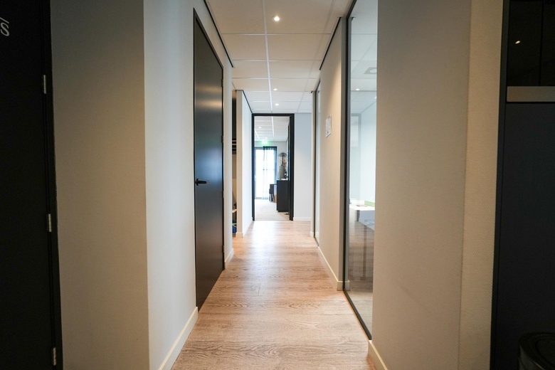 KantoorruimteaanStationsplein 1<br/> inHeesch KantoorruimteaanStationsplein 1<br/> inHeesch