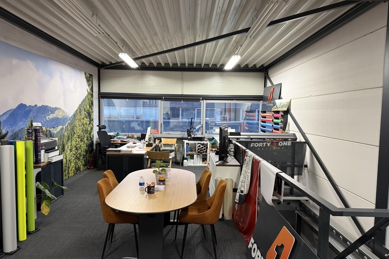 BedrijfsruimteaanKoperhoek 30<br/> inRhoon