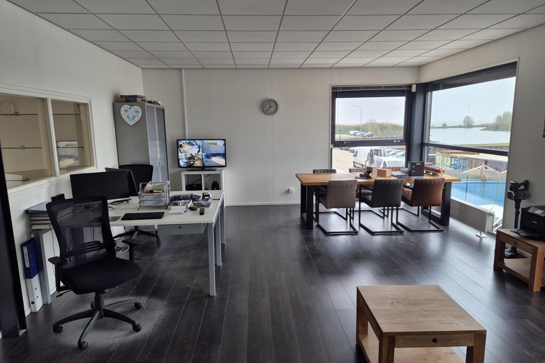 BedrijfsruimteaanDe Schelphoek 102<br/> inHoorn