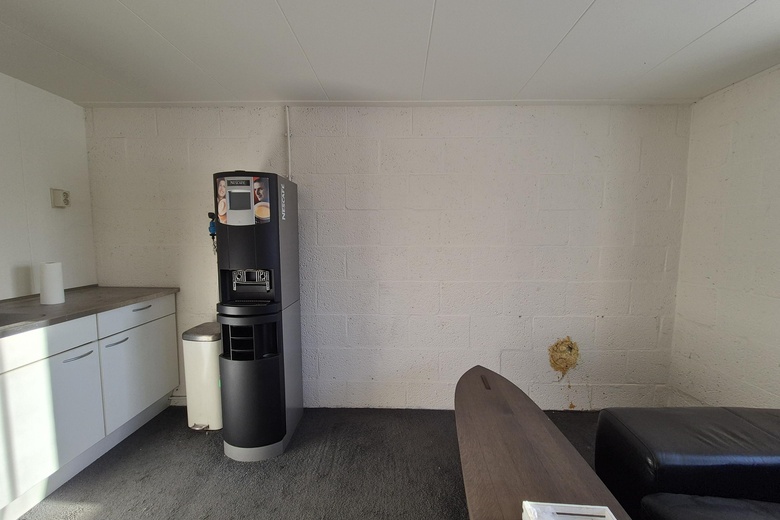 BedrijfsruimteaanAmbachtsstraat 6<br/> inHardinxveld-Giessendam