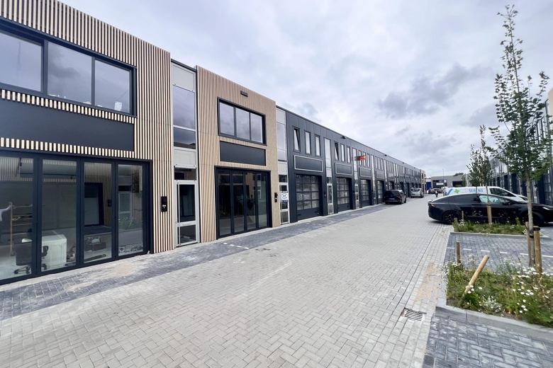 BedrijfsruimteaanBolstoen 11 B<br/> inAmsterdam