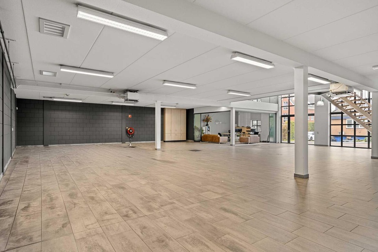 BedrijfsruimteaanVeritasweg 5<br/> inOosterbeek BedrijfsruimteaanVeritasweg 5<br/> inOosterbeek