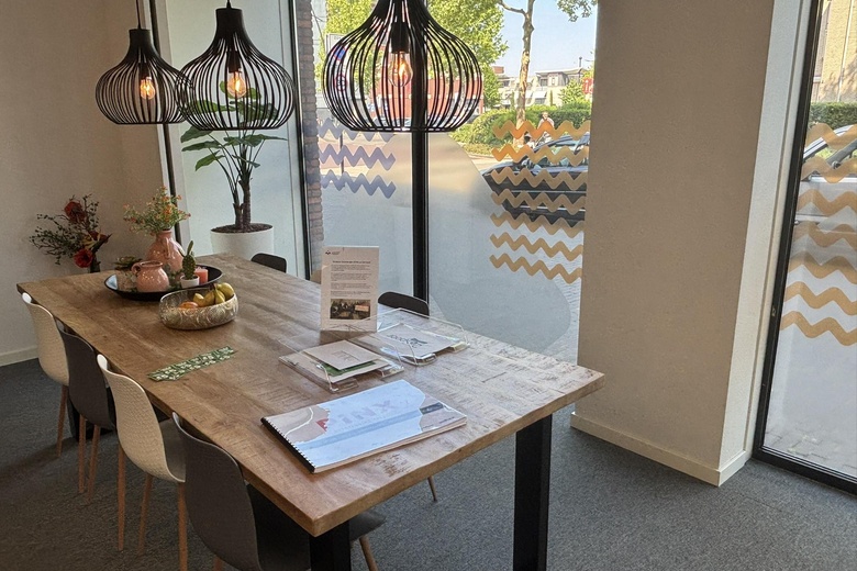 KantoorruimteaanPastoor Spieringsstraat 215<br/> inUden KantoorruimteaanPastoor Spieringsstraat 215<br/> inUden