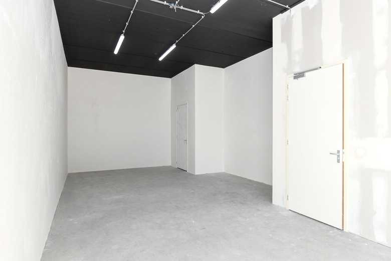 BedrijfsruimteaanEemmeerlaan 2 H<br/> inWeesp