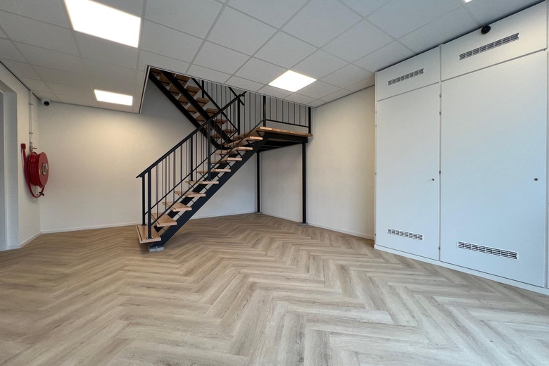 BedrijfsruimteaanMarisstraat 8<br/> inSliedrecht