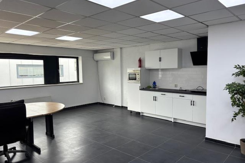 BedrijfsruimteaanDriemanssteeweg 624<br/> inRotterdam BedrijfsruimteaanDriemanssteeweg 624<br/> inRotterdam