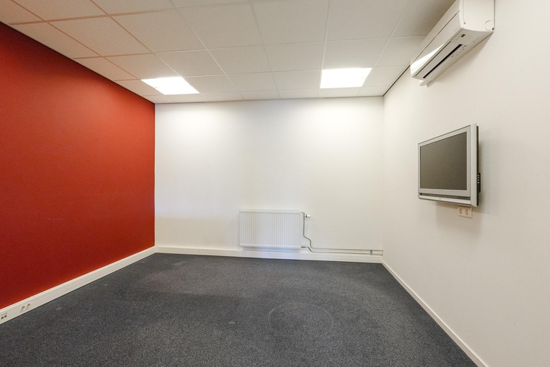 BedrijfsruimteaanSaksenweg 42 F<br/> inOss BedrijfsruimteaanSaksenweg 42 F<br/> inOss