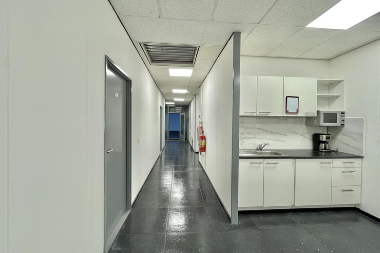 KantoorruimteaanRevisieweg 18<br/> inEmmeloord KantoorruimteaanRevisieweg 18<br/> inEmmeloord