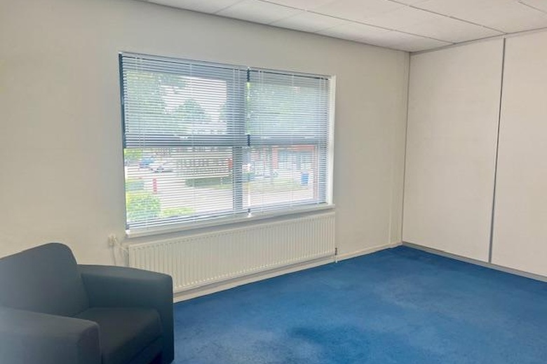 KantoorruimteaanLuzernestraat 20<br/> inNieuw-Vennep