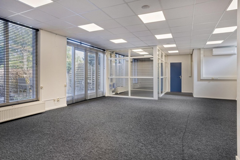 KantoorruimteaanBurgemeester van der Klokkenlaan 21 a<br/> inWaalwijk KantoorruimteaanBurgemeester van der Klokkenlaan 21 a<br/> inWaalwijk