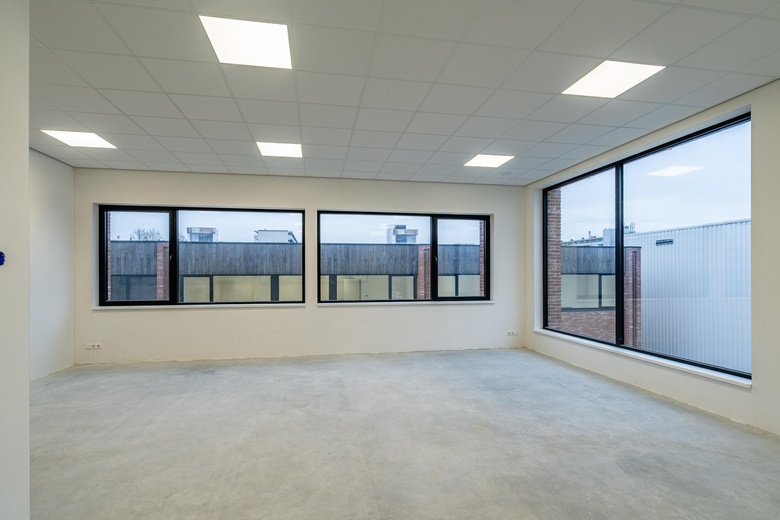 BedrijfsruimteaanPampuslaan 168 M<br/> inWeesp