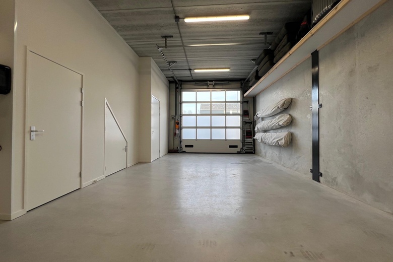 BedrijfsruimteaanLelystraat 60 h<br/> inSliedrecht