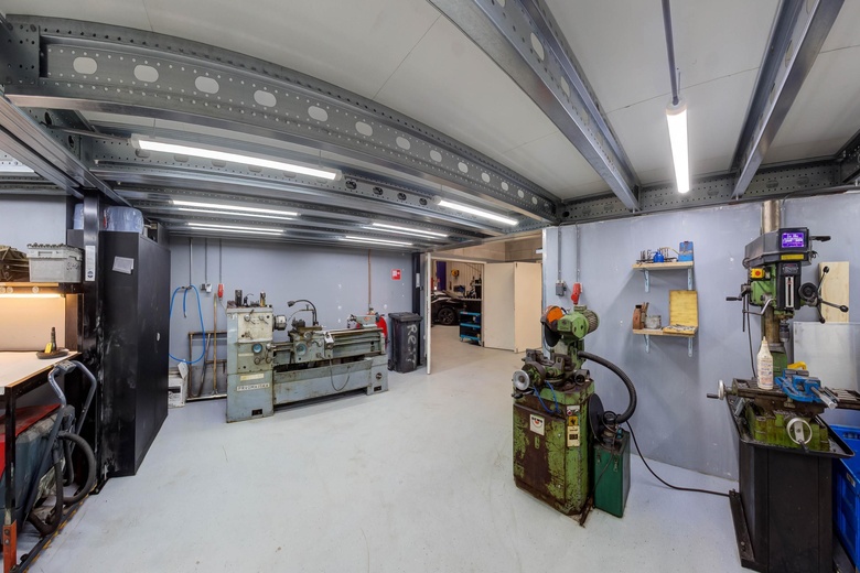 BedrijfsruimteaanFokkerstraat 475<br/> inSchiedam BedrijfsruimteaanFokkerstraat 475<br/> inSchiedam