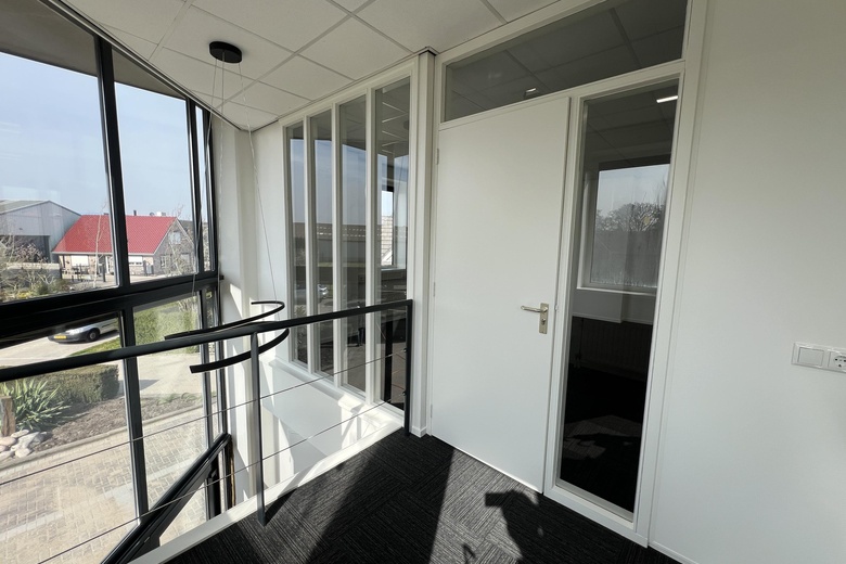 BedrijfsruimteaanAmbachtsstraat 6<br/> inZuid-Beijerland