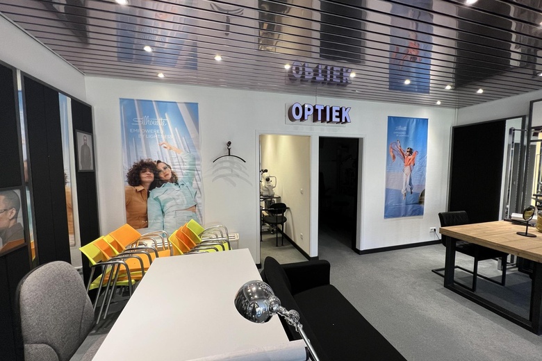 WinkelruimteaanStrevelsweg 742<br/> inRotterdam WinkelruimteaanStrevelsweg 742<br/> inRotterdam