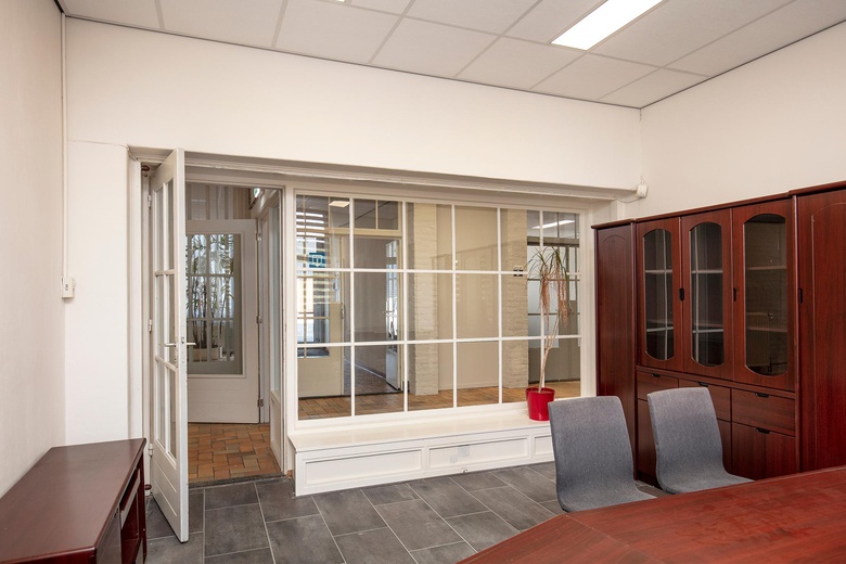 BedrijfsruimteaanAlbert Thijsstraat 19<br/> inEygelshoven BedrijfsruimteaanAlbert Thijsstraat 19<br/> inEygelshoven