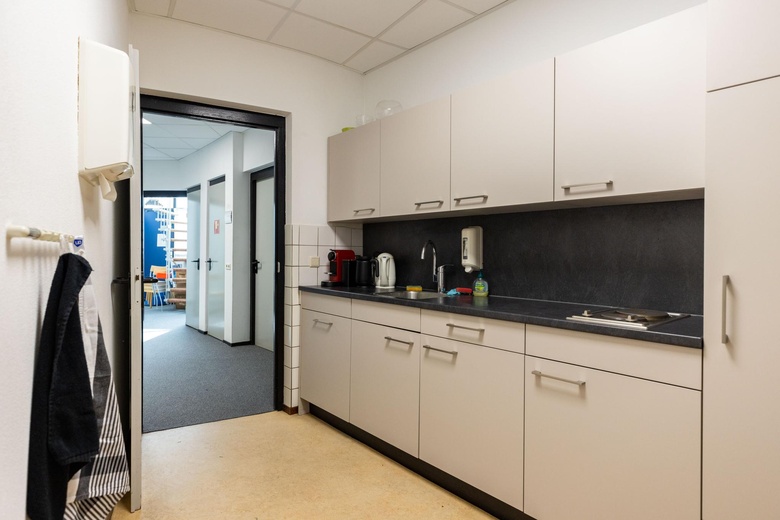 KantoorruimteaanZuidplaspolderweg 4<br/> inMoordrecht KantoorruimteaanZuidplaspolderweg 4<br/> inMoordrecht