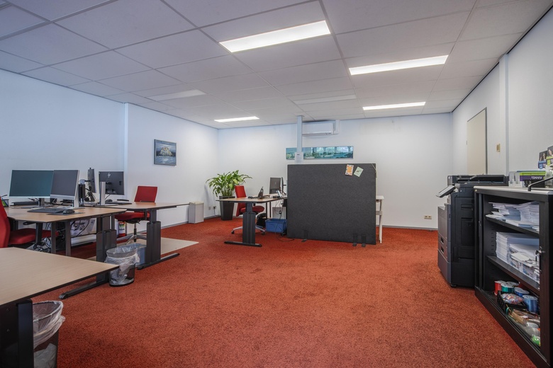 BedrijfsruimteaanDelta 38<br/> inArnhem BedrijfsruimteaanDelta 38<br/> inArnhem