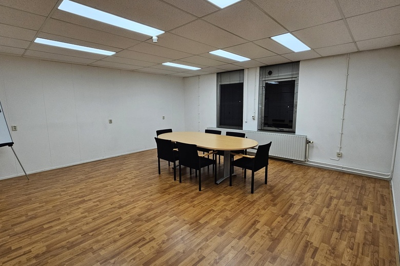 BedrijfsruimteaanJules Verneweg 15<br/> inEmmen