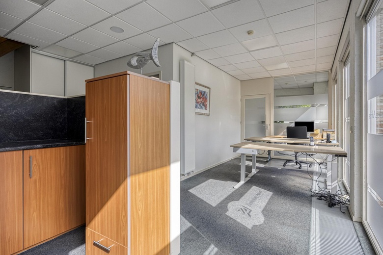 Kantoorruimteaan't Dorp 103<br/> inHeesch Kantoorruimteaan't Dorp 103<br/> inHeesch