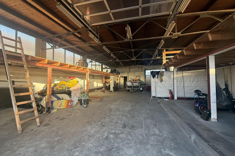 BedrijfsruimteaanKerkstraat 34 a<br/> inGroot-Ammers