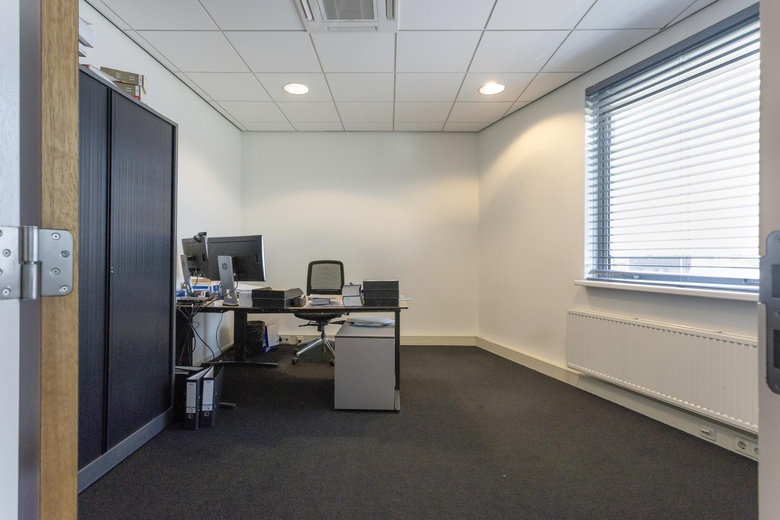 BedrijfsruimteaanProf. Asserweg 18<br/> inWaalwijk BedrijfsruimteaanProf. Asserweg 18<br/> inWaalwijk