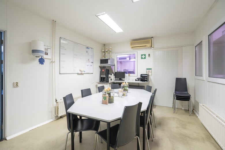 BedrijfsruimteaanIndustrieweg 31 - 33<br/> inWaardenburg BedrijfsruimteaanIndustrieweg 31 - 33<br/> inWaardenburg