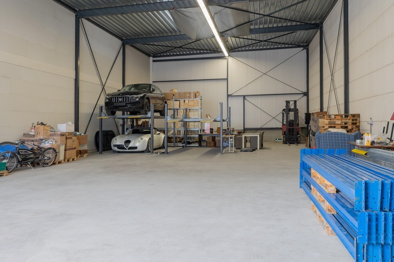BedrijfsruimteaanIndustriekade 18 d<br/> inSassenheim
