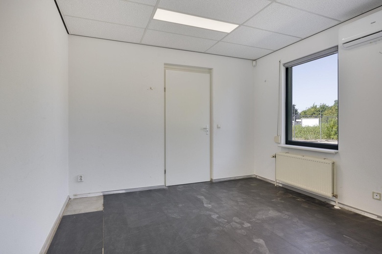 BedrijfsruimteaanLage Weide 25<br/> inWarnsveld BedrijfsruimteaanLage Weide 25<br/> inWarnsveld