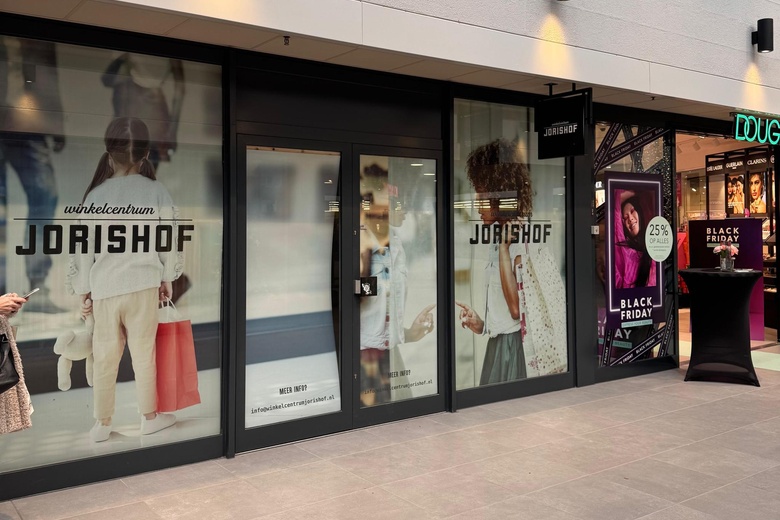 WinkelruimteaanSint Jorisplein 50 - 75<br/> inRidderkerk WinkelruimteaanSint Jorisplein 50 - 75<br/> inRidderkerk