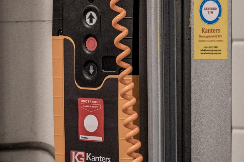 BedrijfsruimteaanMommesstraat 8<br/> inSevenum