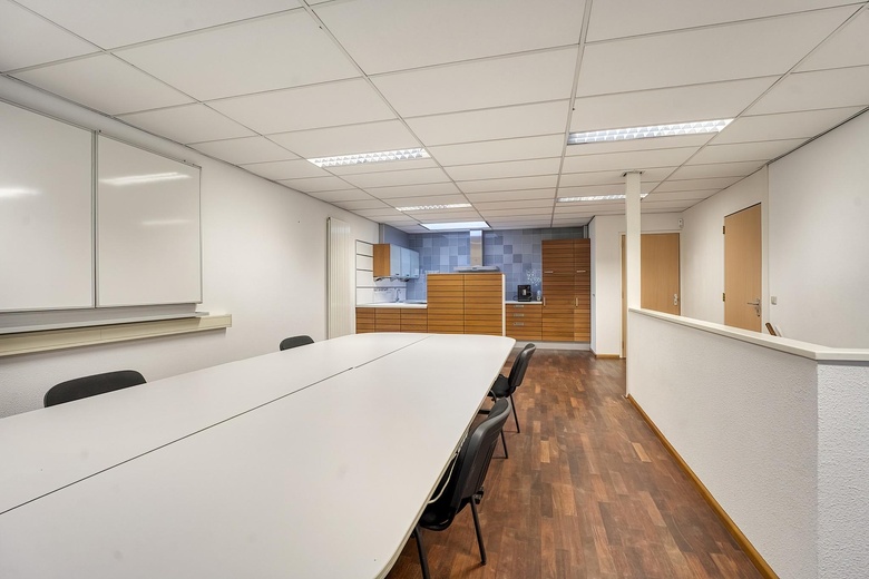 KantoorruimteaanLuzernestraat 37 A<br/> inNieuw-Vennep