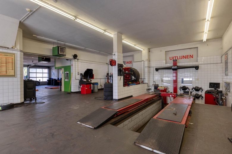 BedrijfsruimteaanCeintuurbaan 53 b<br/> inHuizen BedrijfsruimteaanCeintuurbaan 53 b<br/> inHuizen