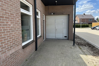 Bekijk foto 2 van Spoorstraat 19 Bekijk foto 2 van Spoorstraat 19