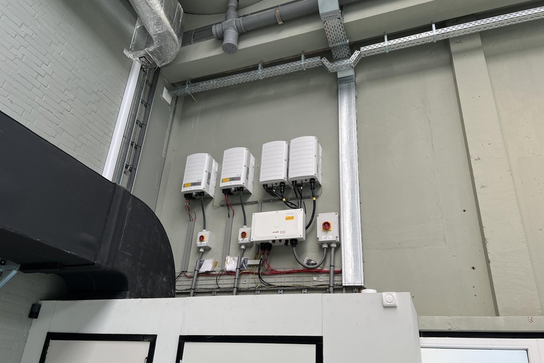 BedrijfsruimteaanLindtsedijk 14 C<br/> inZwijndrecht BedrijfsruimteaanLindtsedijk 14 C<br/> inZwijndrecht