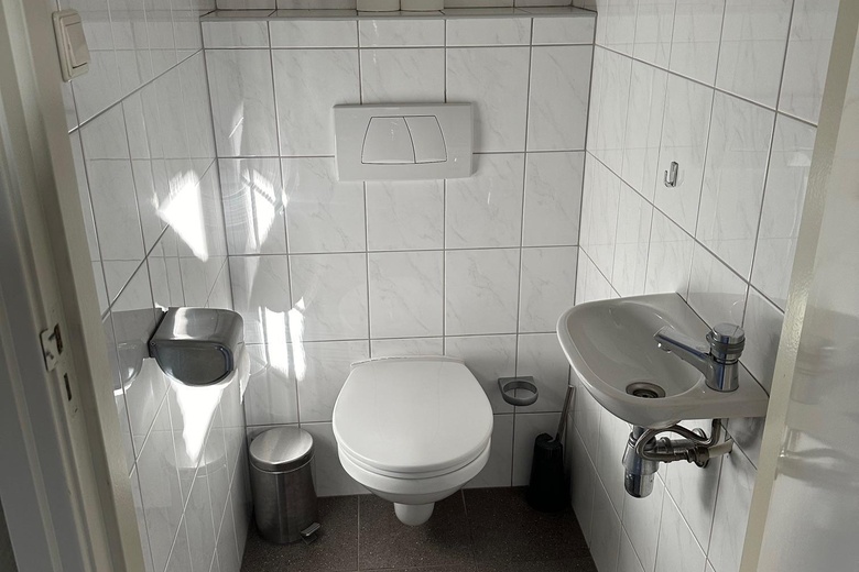 BedrijfsruimteaanHermansstraat 17<br/> inHoeven BedrijfsruimteaanHermansstraat 17<br/> inHoeven