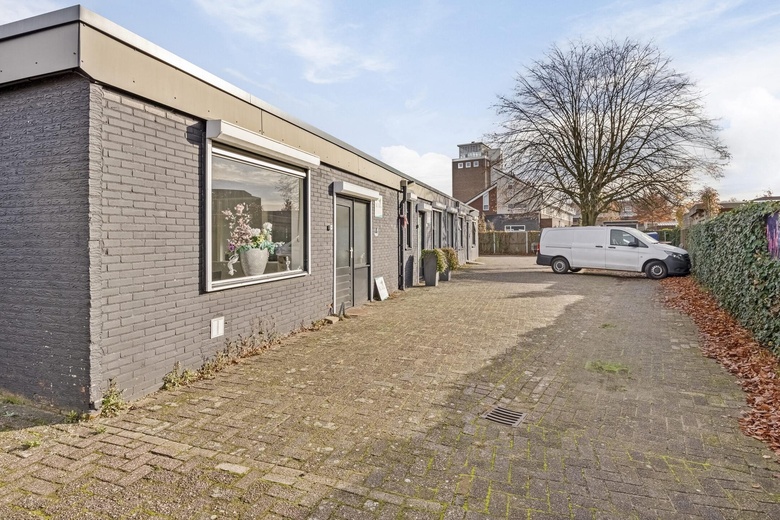 BedrijfsruimteaanM.A.de Ruijterstraat 18 - 20<br/> inHaaksbergen BedrijfsruimteaanM.A.de Ruijterstraat 18 - 20<br/> inHaaksbergen