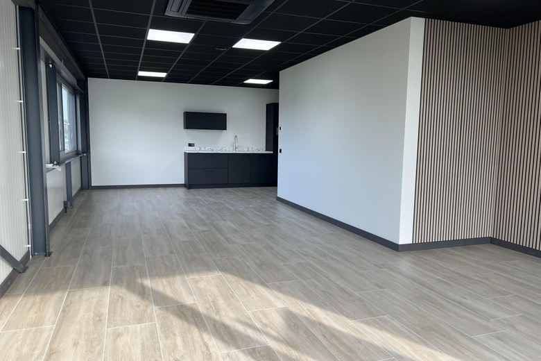 BedrijfsruimteaanJan van der Heijdenstraat 26 A<br/> inOud-Beijerland