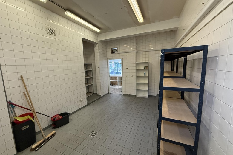 WinkelruimteaanKarel Doormanstraat 332<br/> inRotterdam