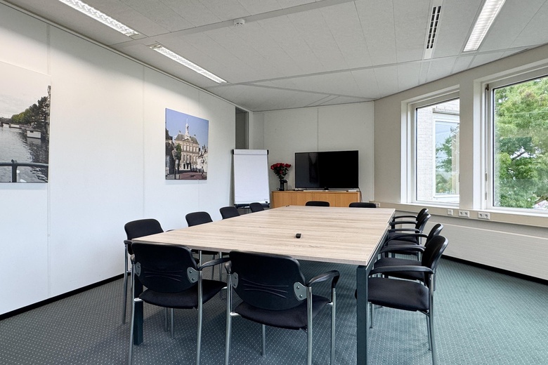 KantoorruimteaanLeeuwenveldseweg 5 f<br/> inWeesp